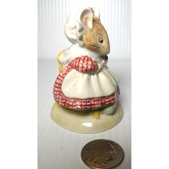 Beatrix Potter Beswick Figurine The Old Woman Who Lived In A Shoe Knitting 1983 - Picture 4 of 5